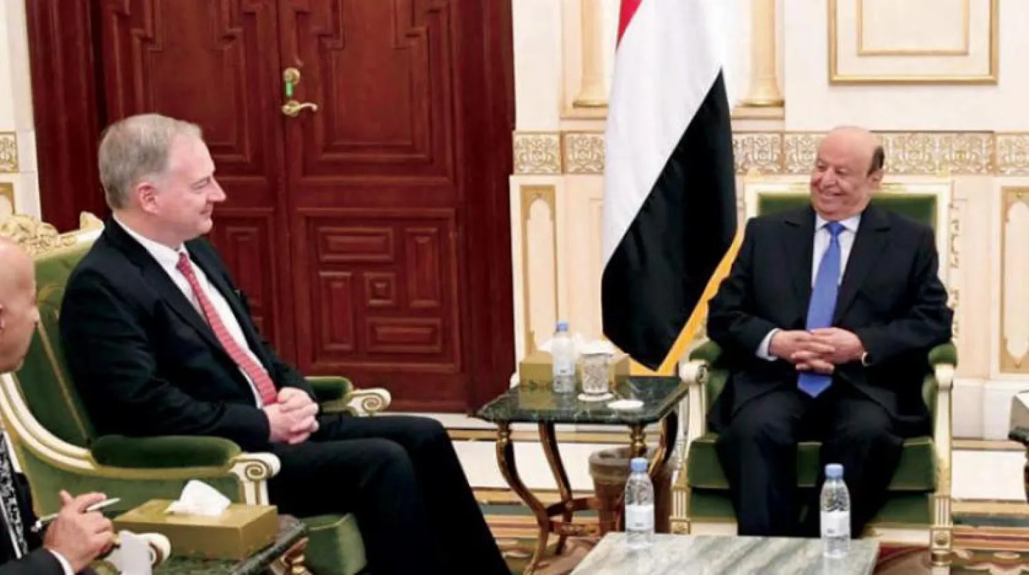 Yemeni President Abdrabbuh Mansur Hadi meets with US Ambassador to Yemen Christopher Henzel in Riyadh, Saudi Arabia/ Saba Net 