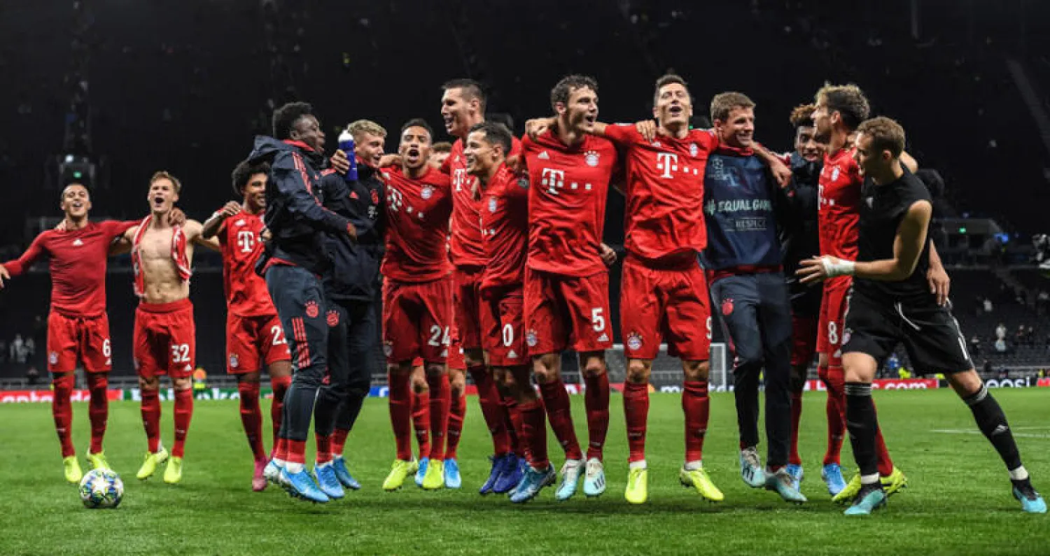 لاعبو بايرن ميونيخ بعد فوزهم الساحق على ملعب توتنهام