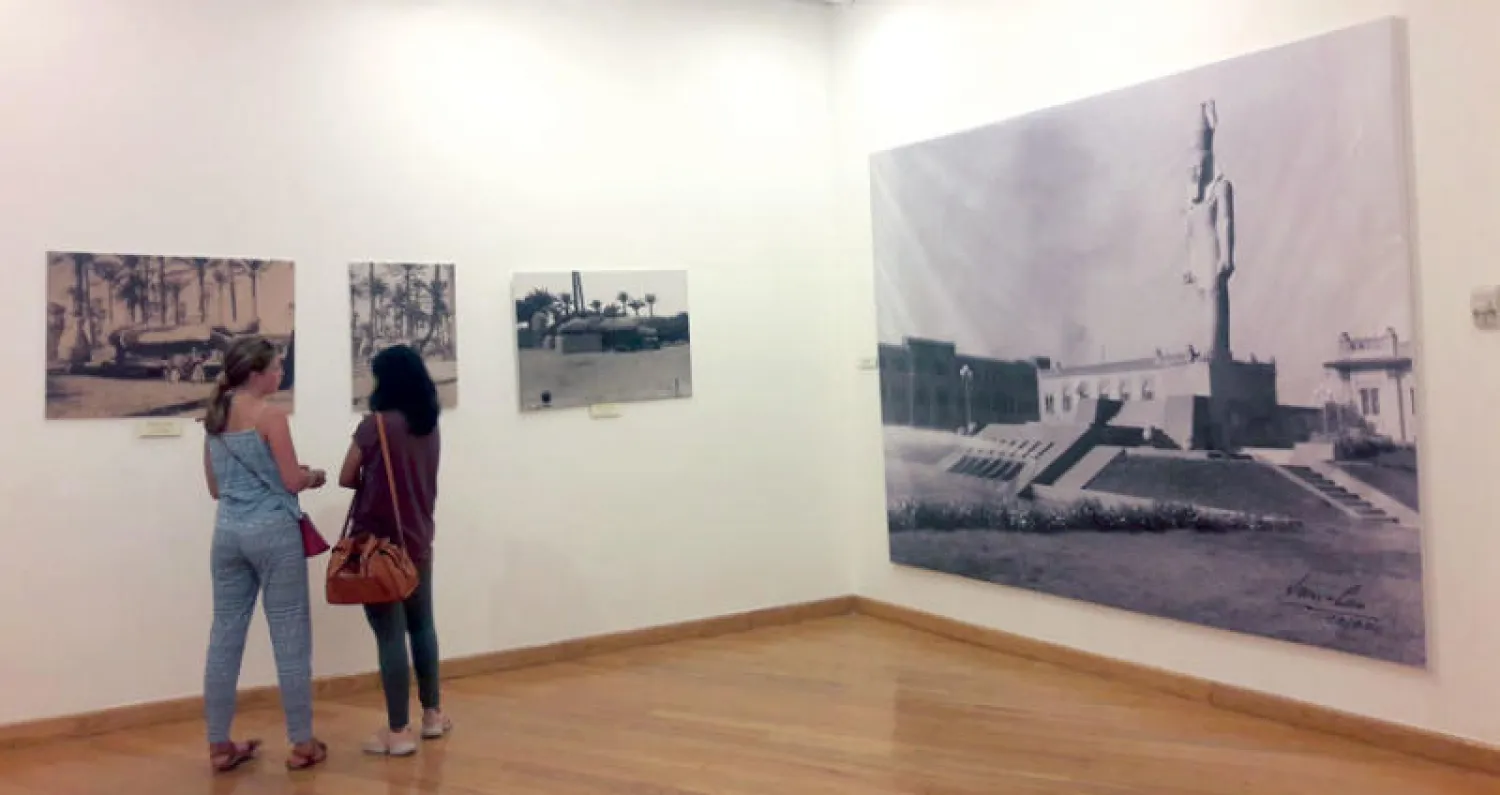 الصور الفوتوغرافية توثق اكتشاف التمثال في القرن التاسع عشر ولحظة نقله لميدان باب الحديد بوسط القاهرة