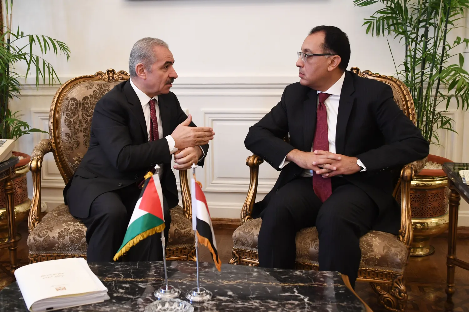 Palestinian Prime Minister Mohammad Shtayyeh with his Egyptian counterpart Mostafa Madbouly (Wafa)
