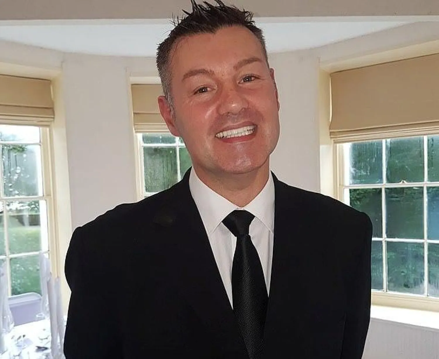 مدير صالة الأعراس دارين هيكي ضحية السمك الساخن (ديلي ميل)