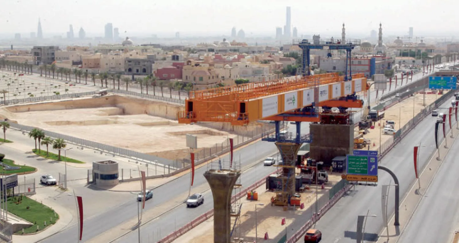 المملكة تتوسع في فرص الاستفادة من مواصلات النقل العام إلى المدن الصغيرة والمحافظات (تصوير: خالد الخميس)