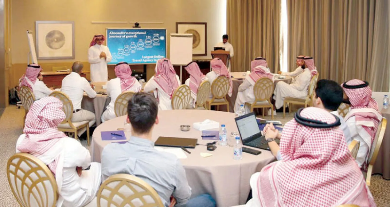 ممثلو الأندية خلال ورشة العمل التي نظمتها الرابطة في الرياض (الشرق الأوسط)