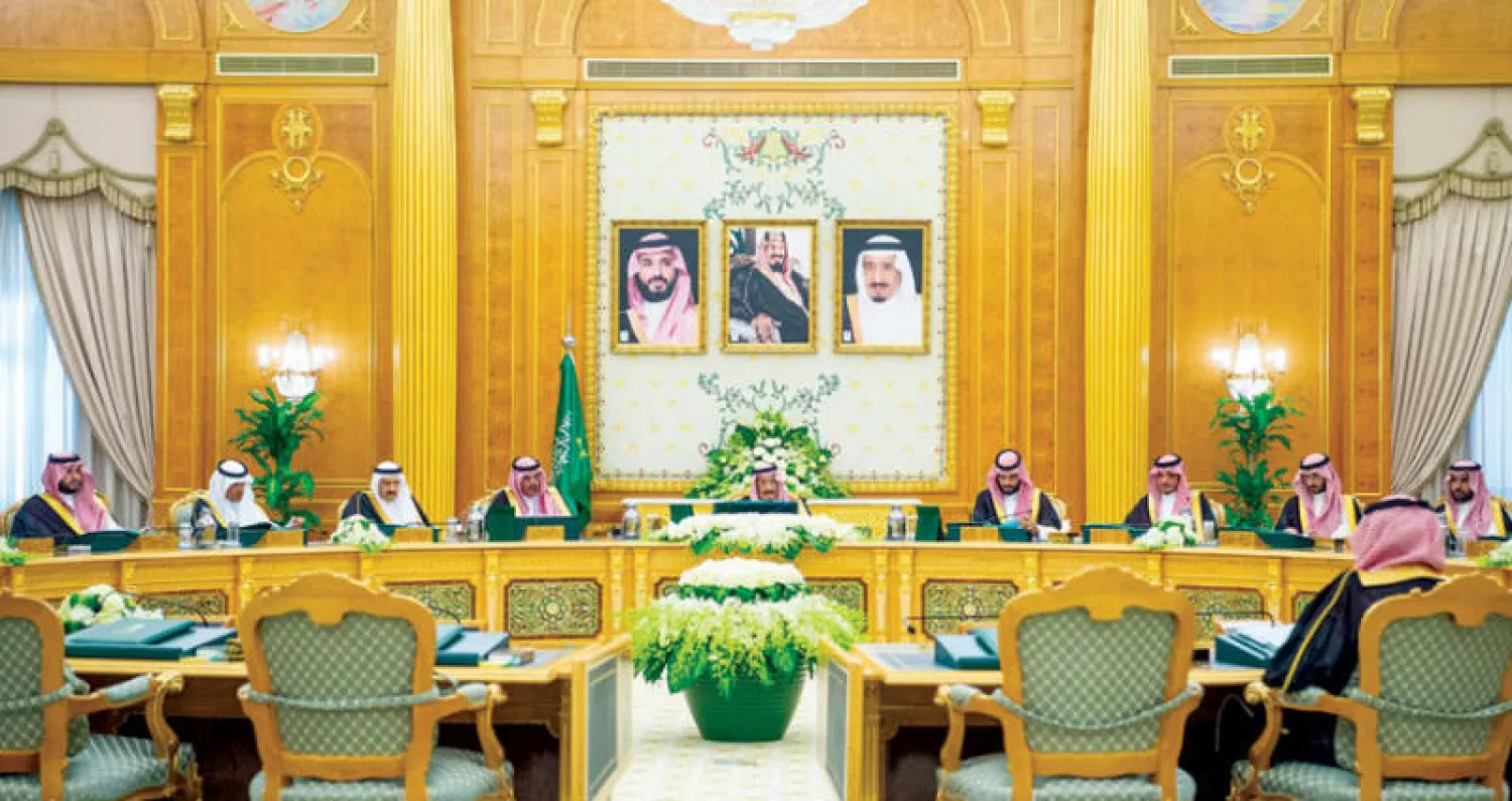 خادم الحرمين الشريفين وولي العهد خلال جلسة مجلس الوزراء (واس)