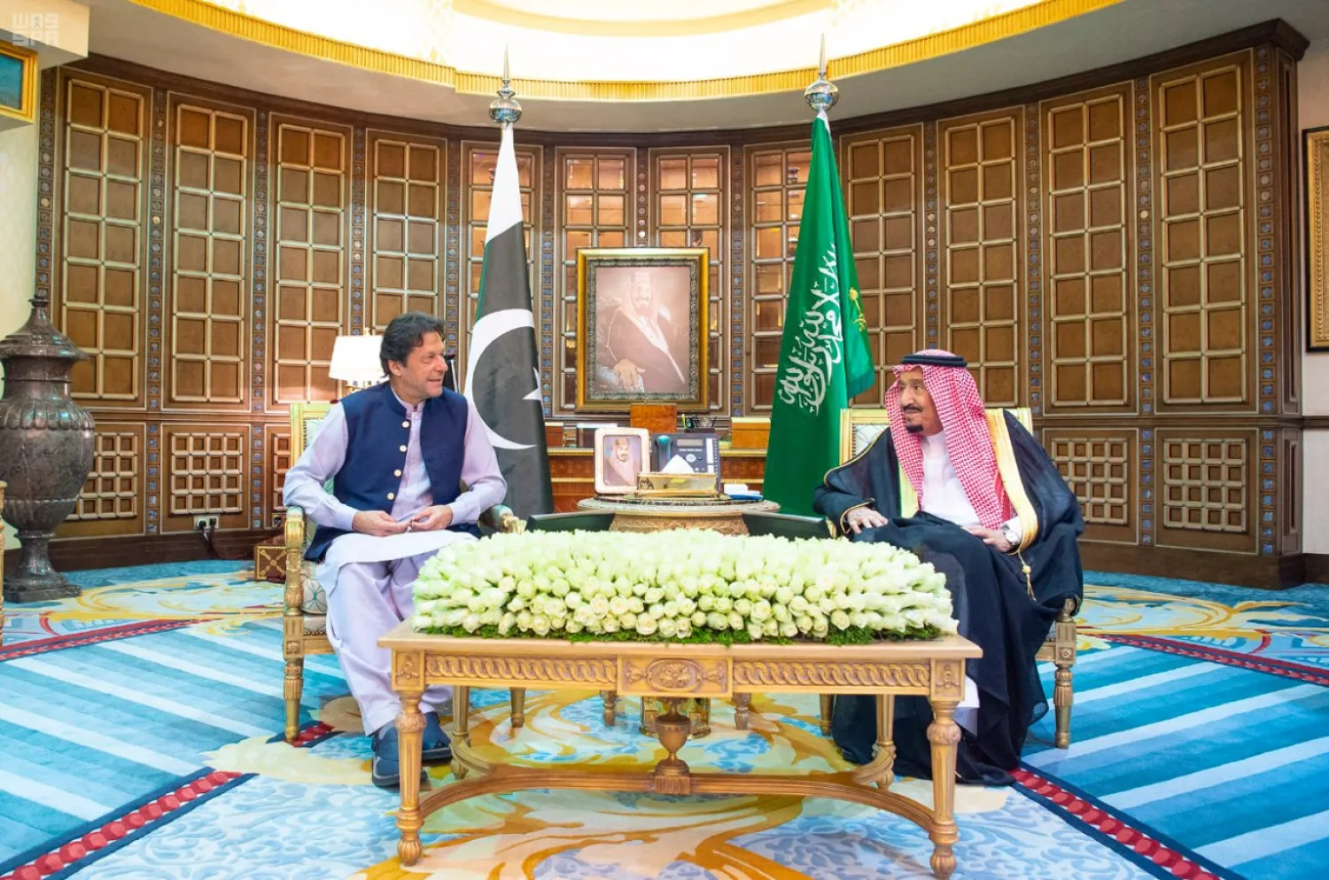 Saudi King Salman receives Pakistani PM Imran Khan in Riyadh. (SPA)
