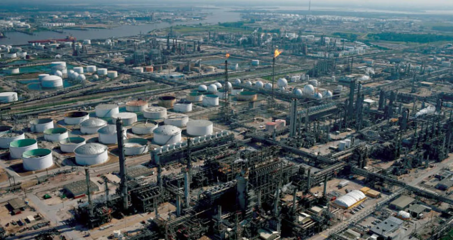 أسهمت ثورة النفط الصخري الأميركي إلى حد كبير في تكاسل الشركات الكبرى عن الاستثمار في الاستكشافات الجديدة والتنقيب (رويترز)