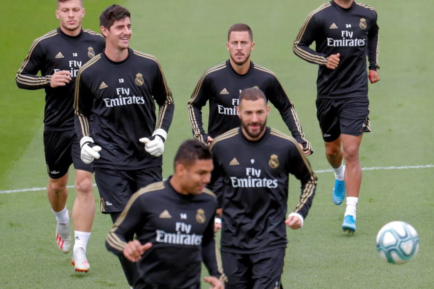 تدريب للاعبي فريق ريال مدريد (إ.ب.أ)