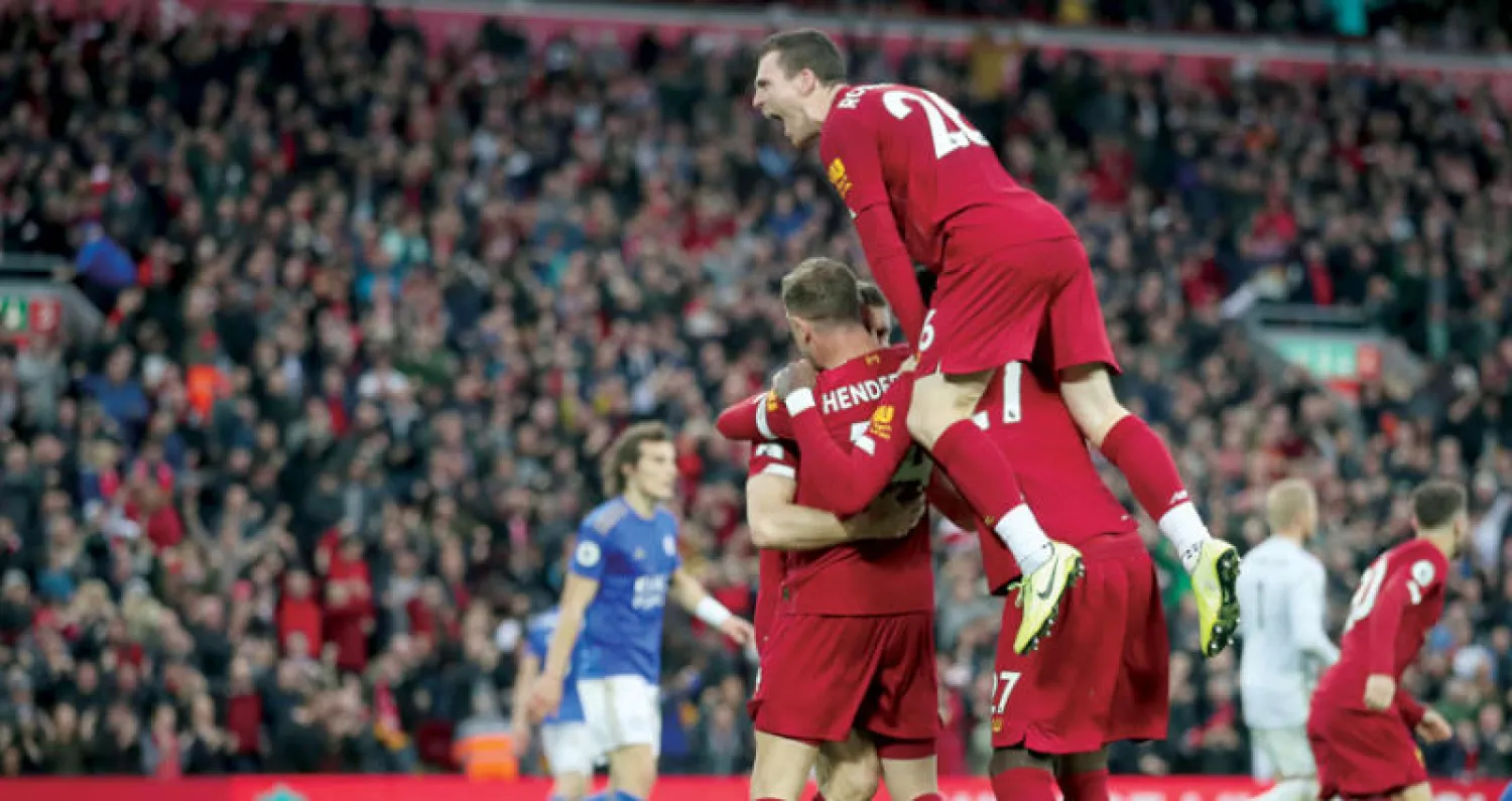 ليفربول حقق 17 انتصاراً متتالياً بالدوري الإنجليزي منذ الموسم الماضي (رويترز)