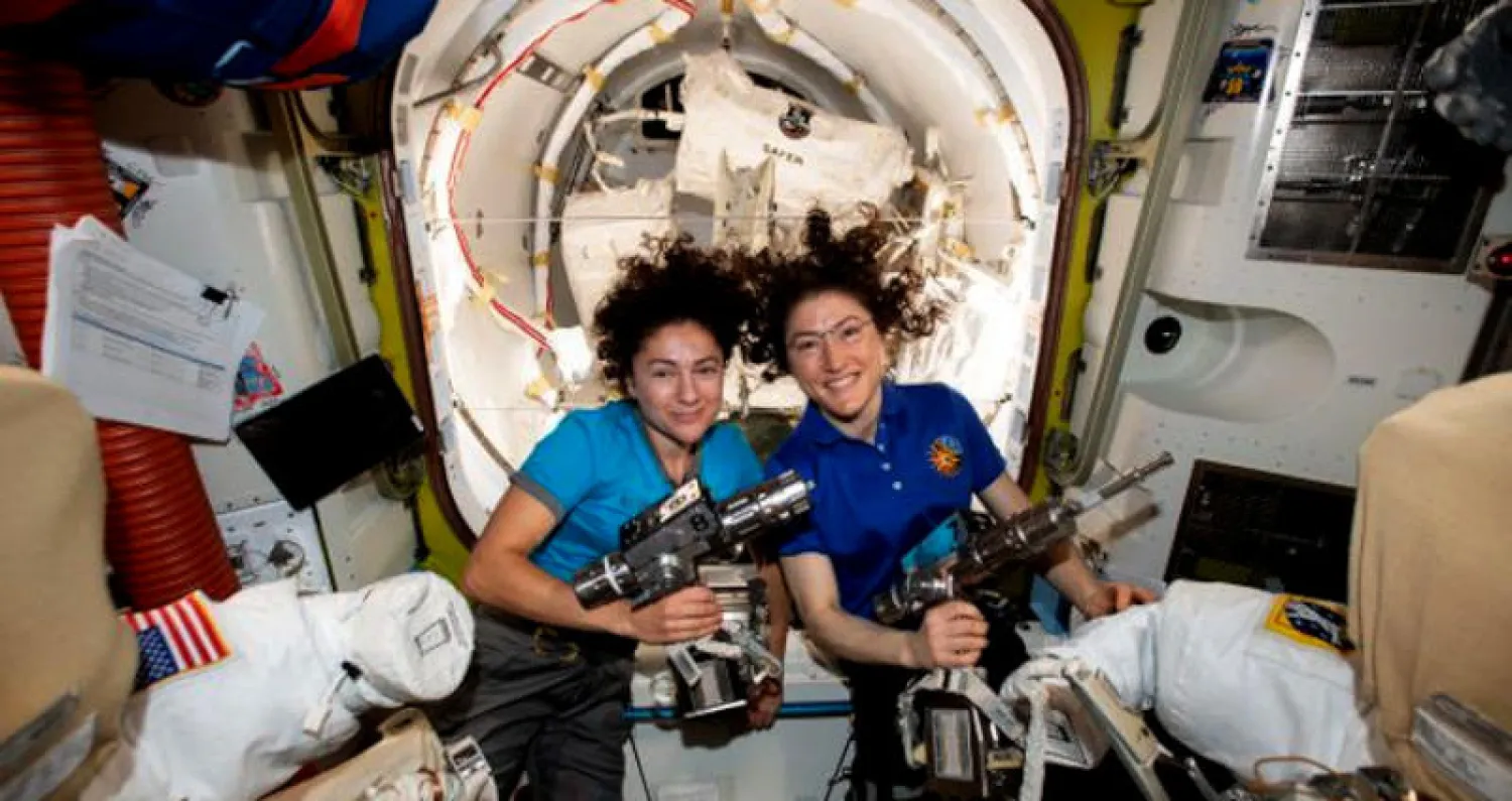 أميركيتان تباشران أول سير نسائي بالكامل في الفضاء