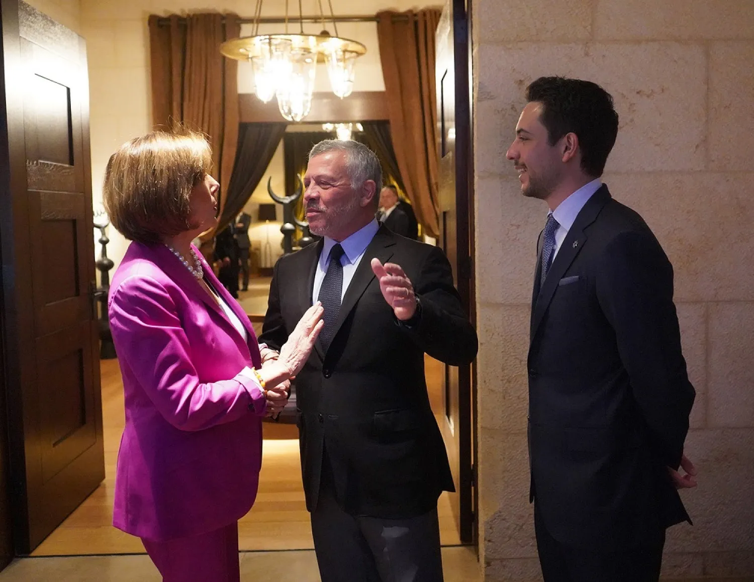 King Abdullah II of Jordan receives US House Speaker Nancy Pelosi. (Petra news agency)