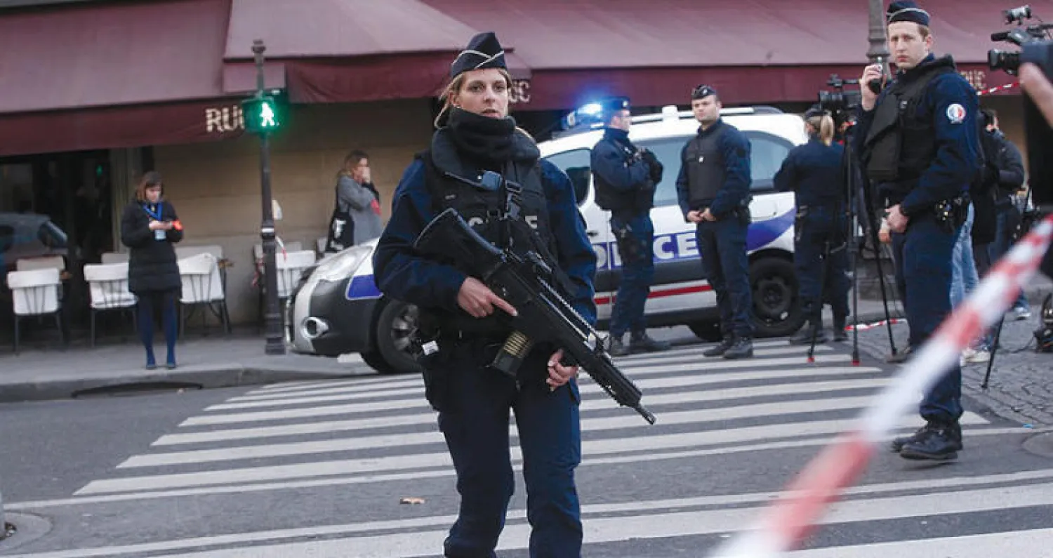 استنفار أمني في العاصمة باريس بعد الهجوم الإرهابي الذي أودى بحياة أكثر من 130 شخصاً عام 2015 (أ.ب)