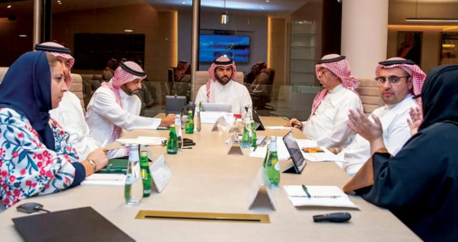 وزير الثقافة السعودي في اجتماعه أول من أمس