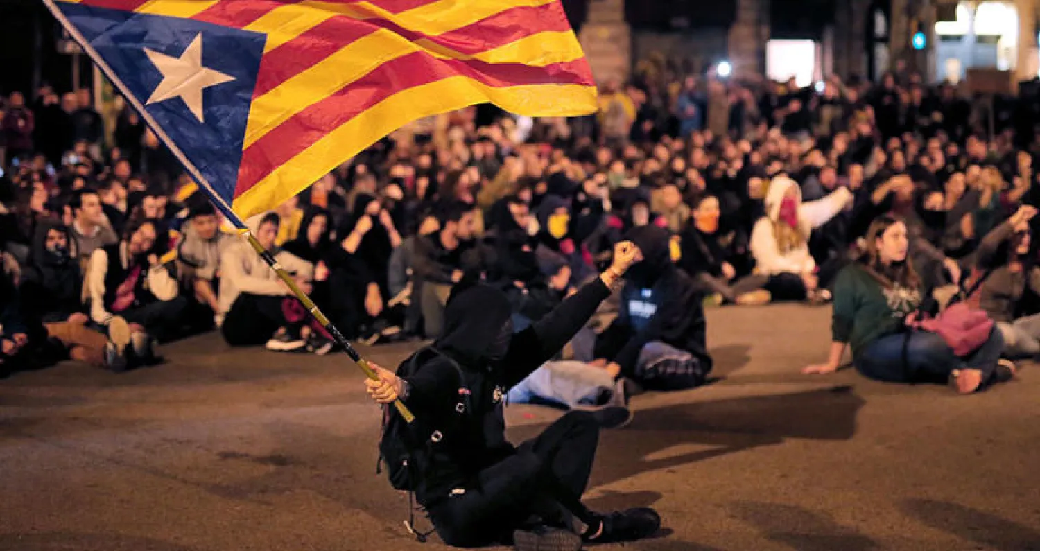 تراجع حدة المظاهرات وأعمال العنف التي رافقتها في معظم المدن الكاتالونية (أ.ف.ب)