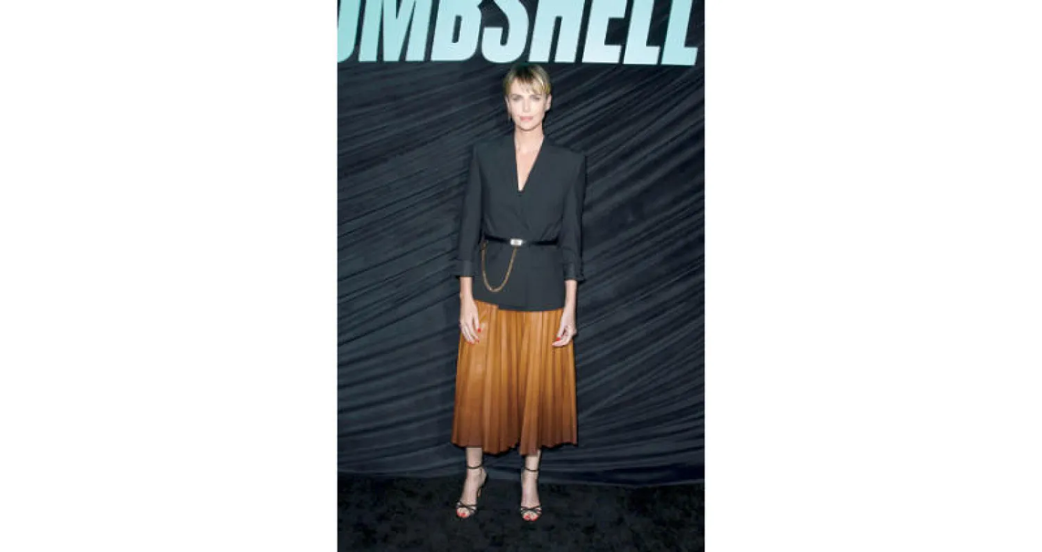 تشارليز ثيرون وإطلالة من «جيفنشي»