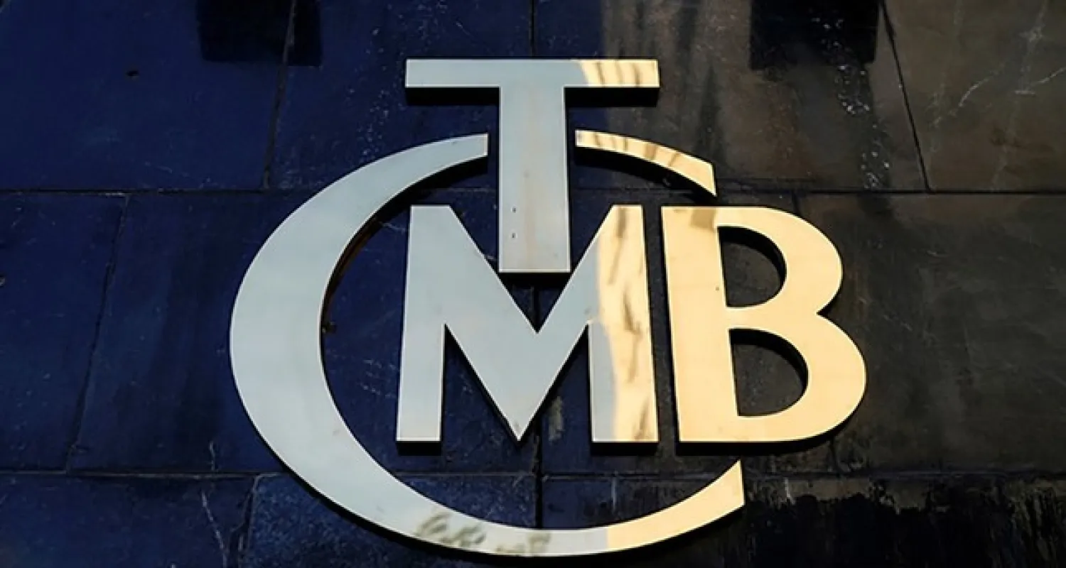 A logo of Turkey's Central Bank (TCMB) is pictured at the entrance of the bank's headquarters in Ankara, Turkey April 19, 2015. (REUTERS Photo)