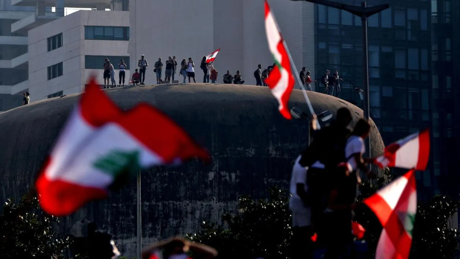 Protesters with Lebanese flags in Beirut