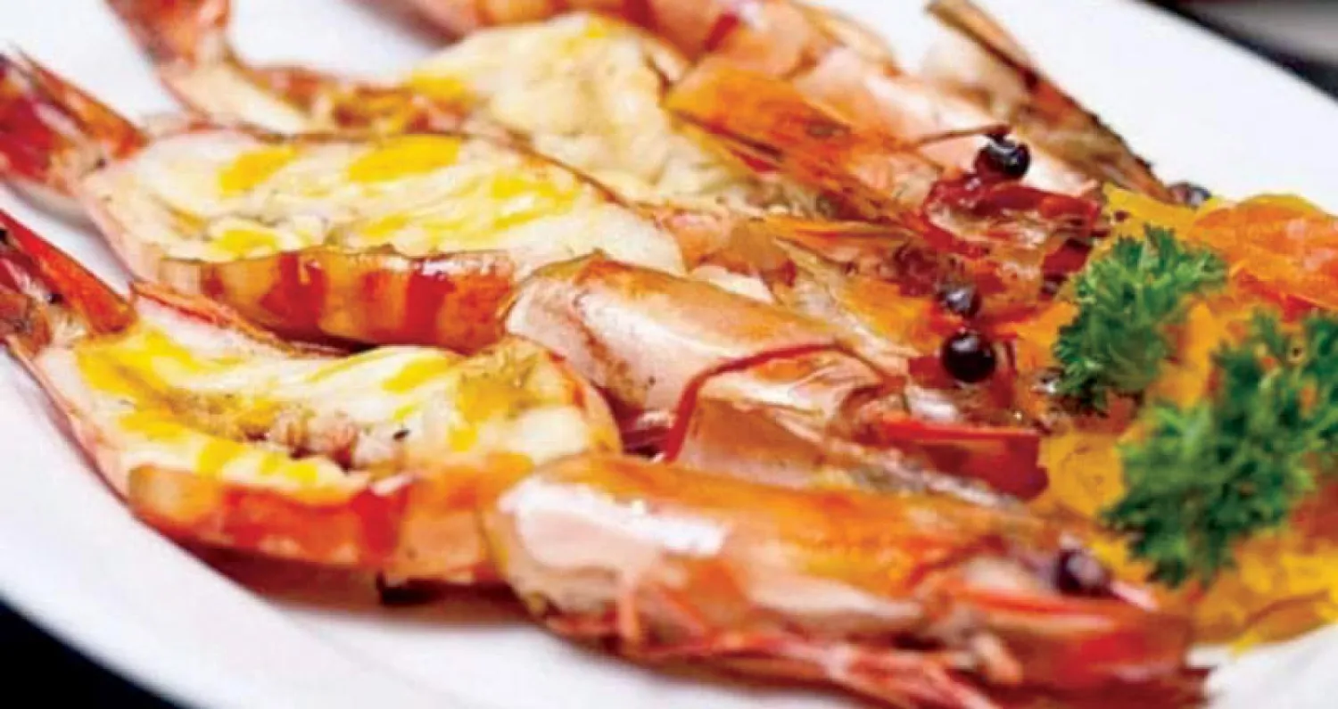 إقبال غير مسبوق على «ثمار البحر» في مطاعم مصر حالياً