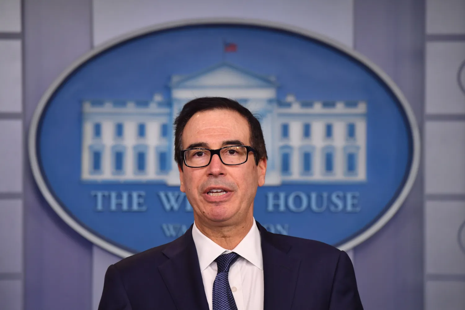 وزير الخزانة الأميركي ستيفن منوتشين (أ.ف.ب)