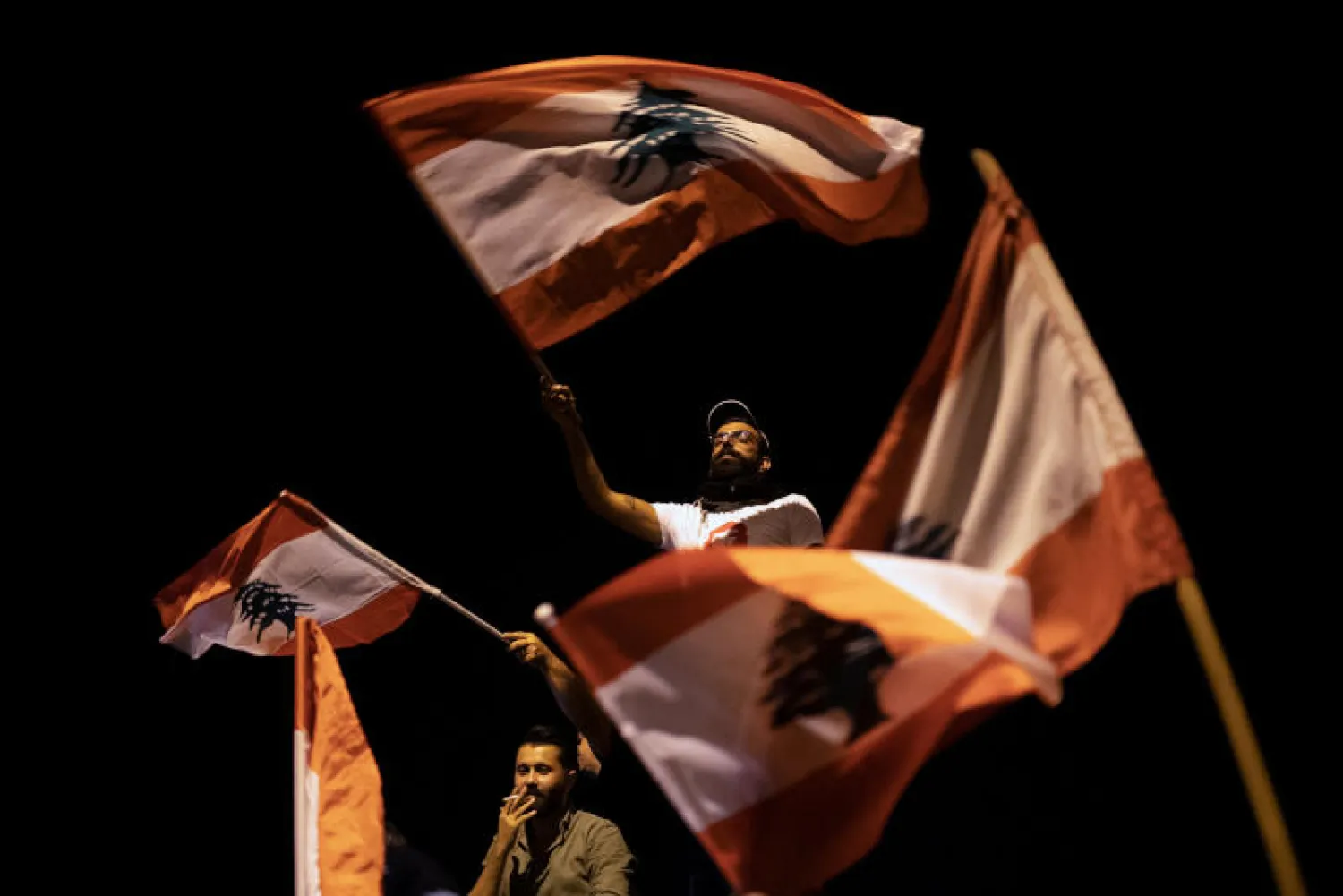 لقطة أرشيفية لإحدى المظاهرات الليلية في بيروت في وقت سابق هذا الأسبوع (رويترز)