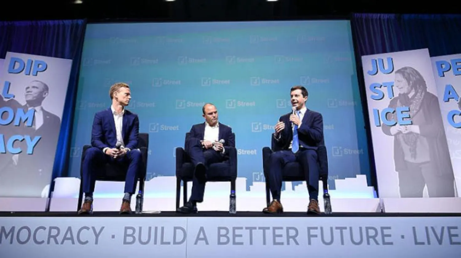  Democratic candidates at the J Street conference of left-wing Jews in Washington on Monday, October 28, 2019 (AFP)