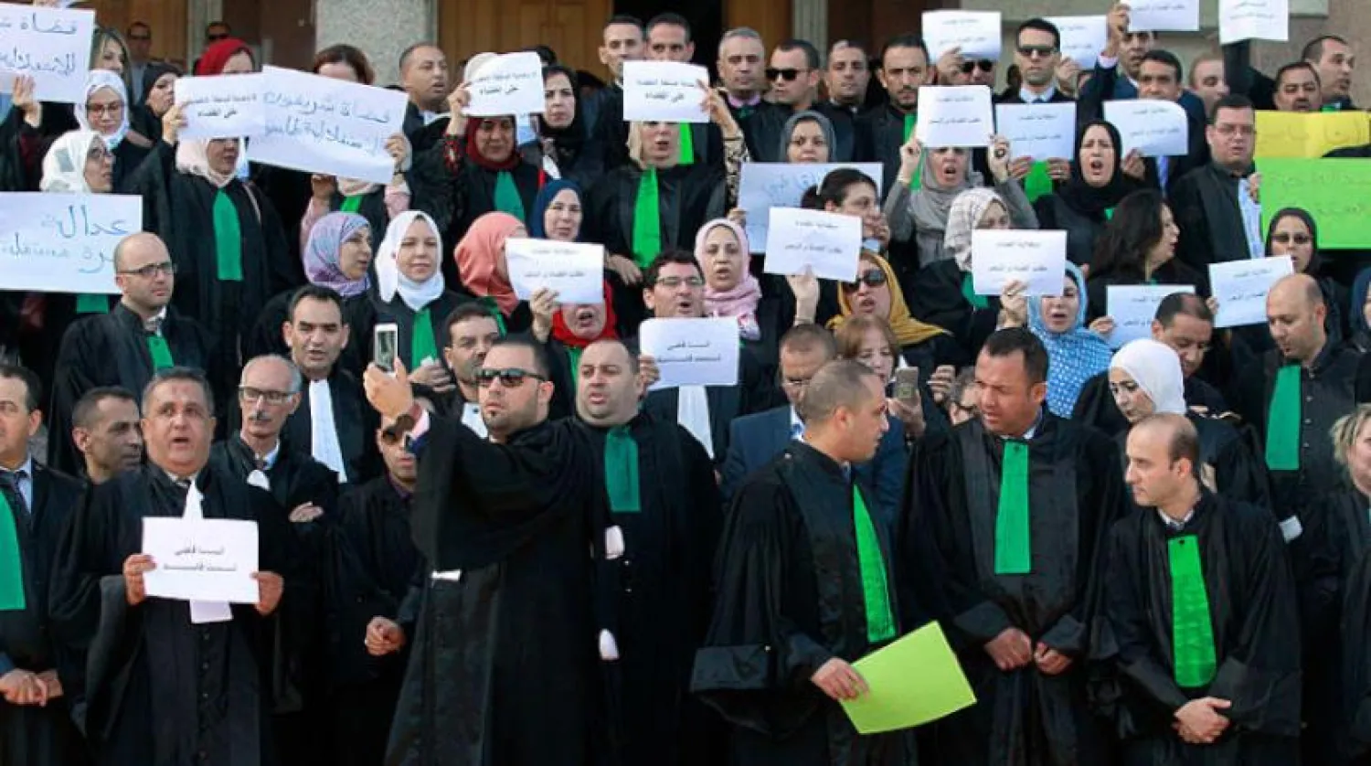 Part of the judges’ demonstrations in the center of the Algerian capital on Tuesday, October 29, 2019 (AP)

