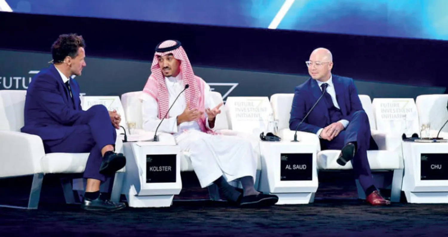 الأمير عبد العزيز الفيصل خلال حديثه في «مبادرة الاستثمار 2019» بالعاصمة الرياض أمس (الشرق الأوسط)