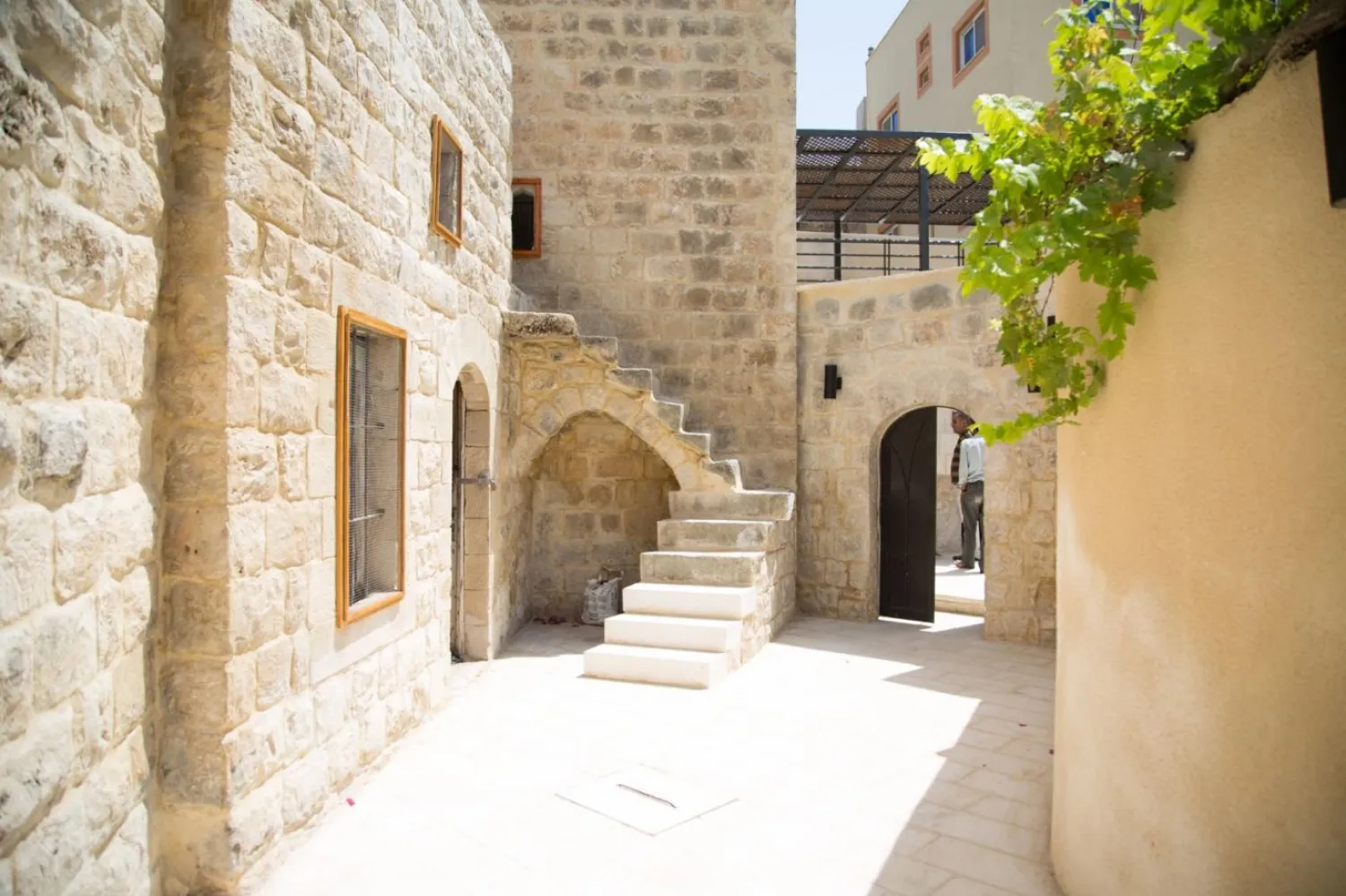 Restorasyon projesi kapsamında Filistin’deki bazı tarihi saraylar, turistik bir mekana dönüştürülüyor (Independent)