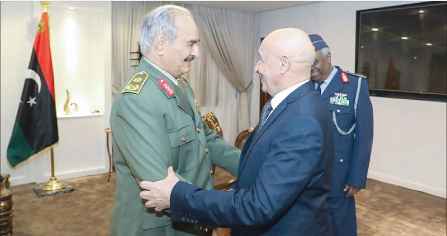 صورة وزعها مكتب حفتر لاجتماعه مع رئيس البرلمان الليبي في الرجمة