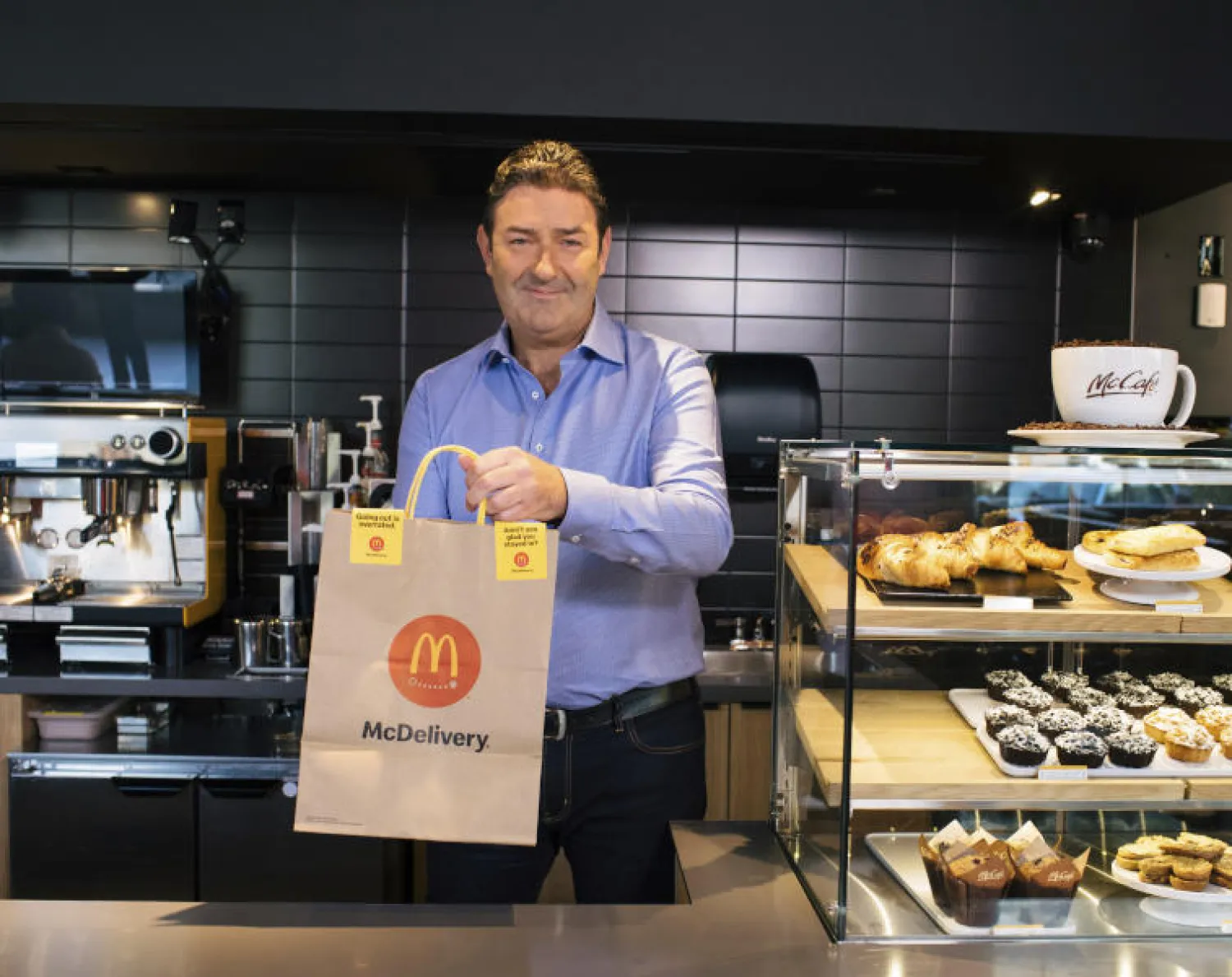 ستيف إيستربروك الرئيس التنفيذي لـ«ماكدونالدز» الذي تمت إقالته (أ.ب)