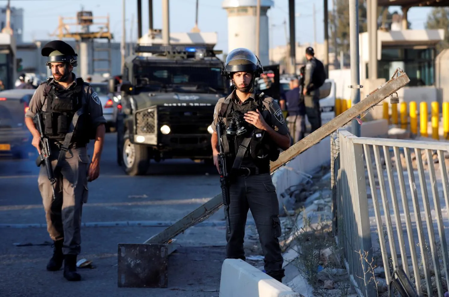 Israeli border police members stand guard following an incident at Qalandia checkpoint in the Israeli-occupied West Bank September 18, 2019. (Reuters)
