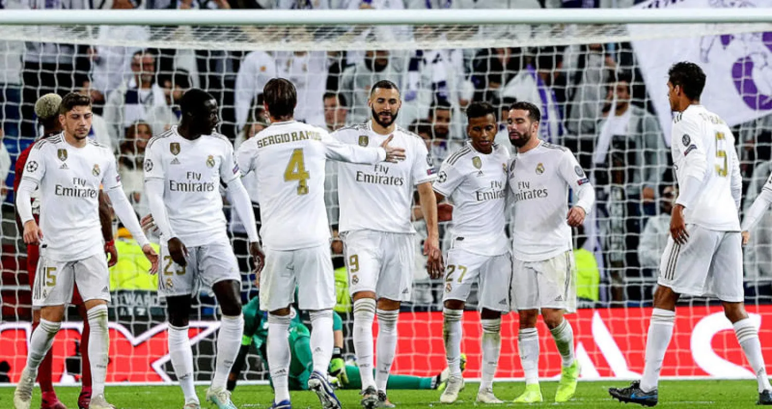 لاعبو ريـال مدريد بعد هز شباك غلطة سراي 6 مرات (إ.ب.أ)