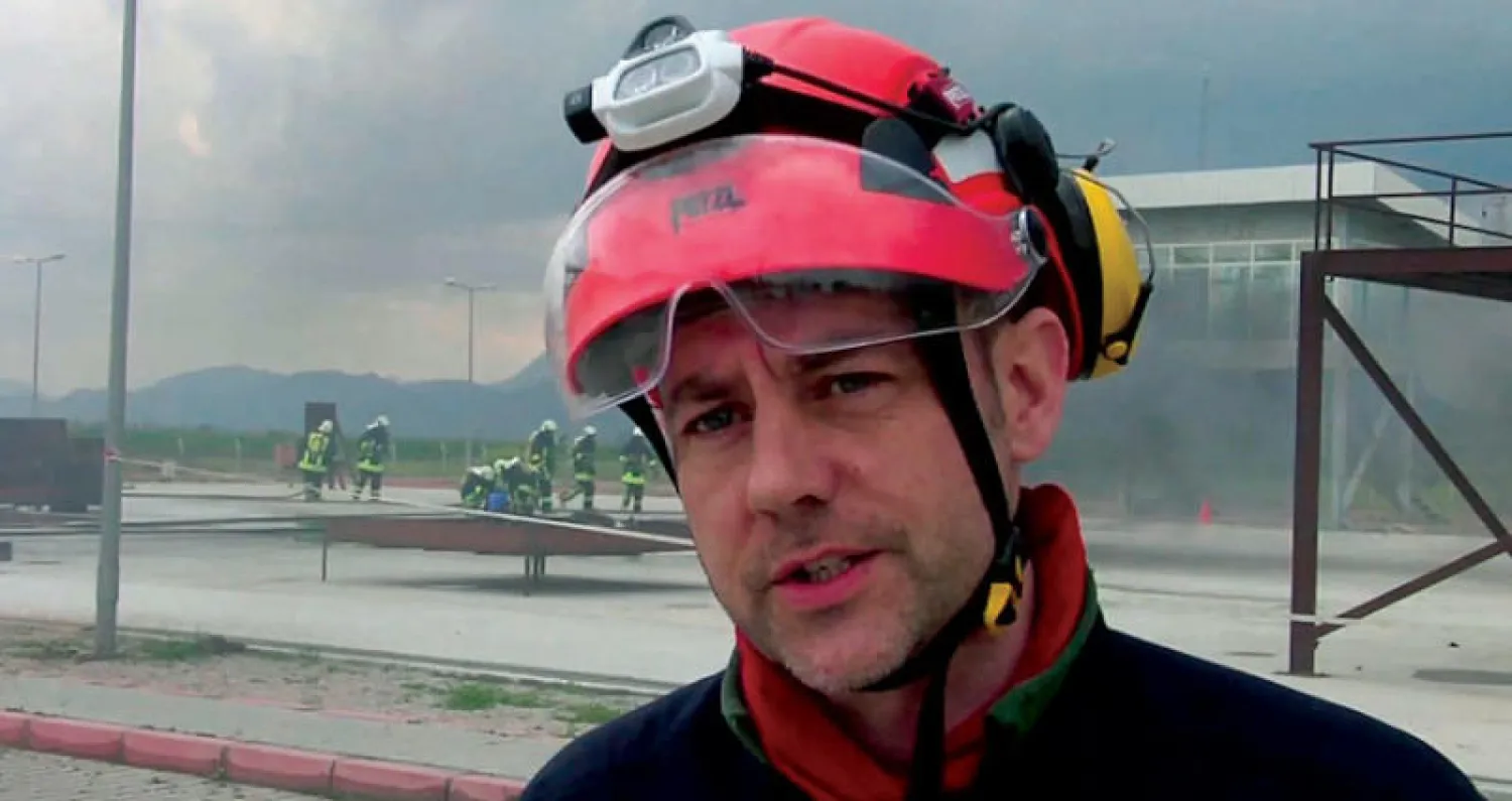 صورة أرشيفية لجيمس لومسوريه البريطاني مؤسس منظمة «ماي داي رسكيو» (أ.ب)