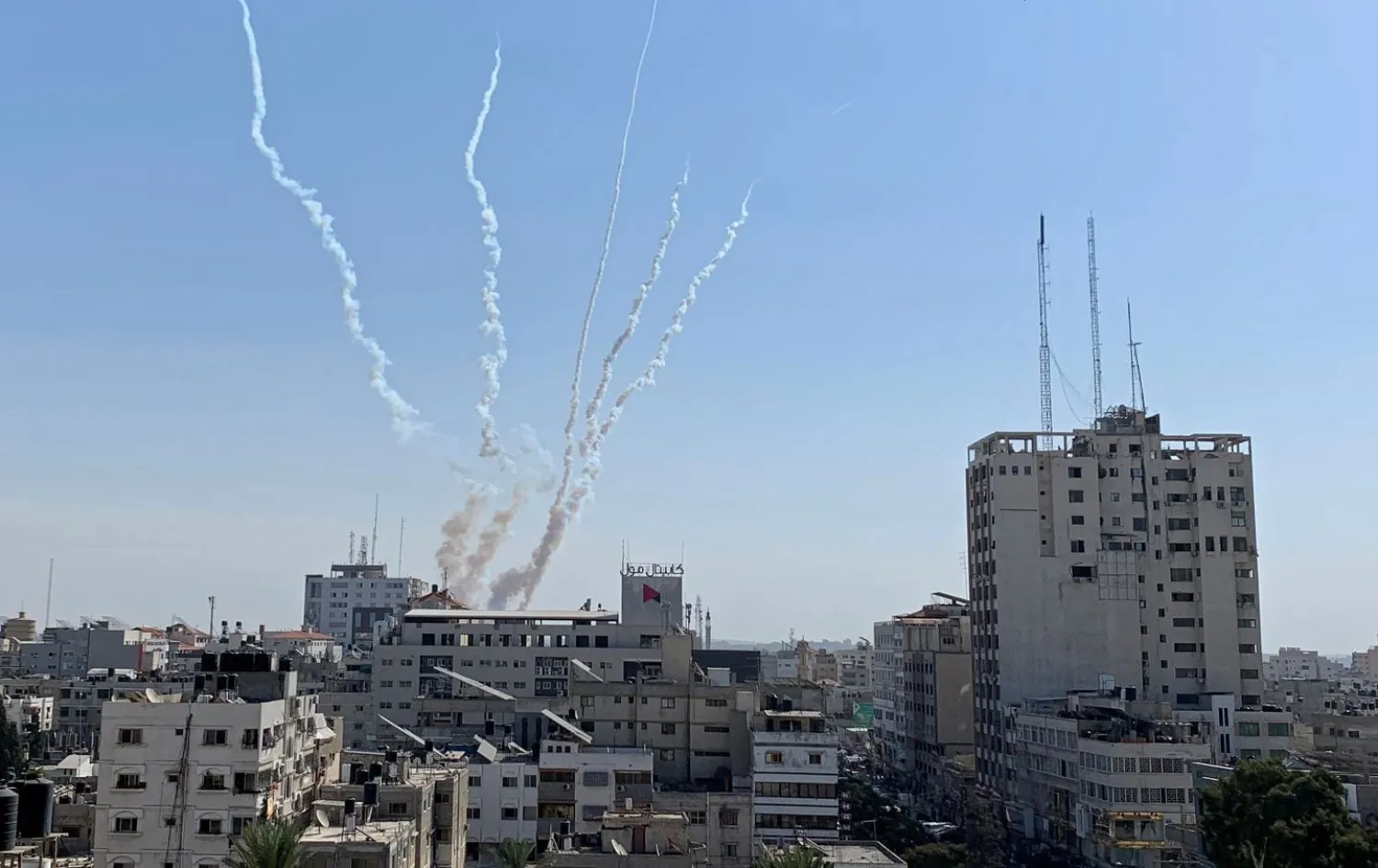 Trails of smoke are seen as rockets are fired from Gaza towards Israel, in Gaza November 14, 2019. REUTERS/Suhaib Salem