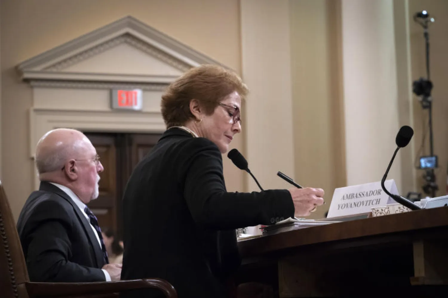 السفيرة الأميركية السابقة لدى أوكرانيا ماري يوفانوفيتش (أ.ب)