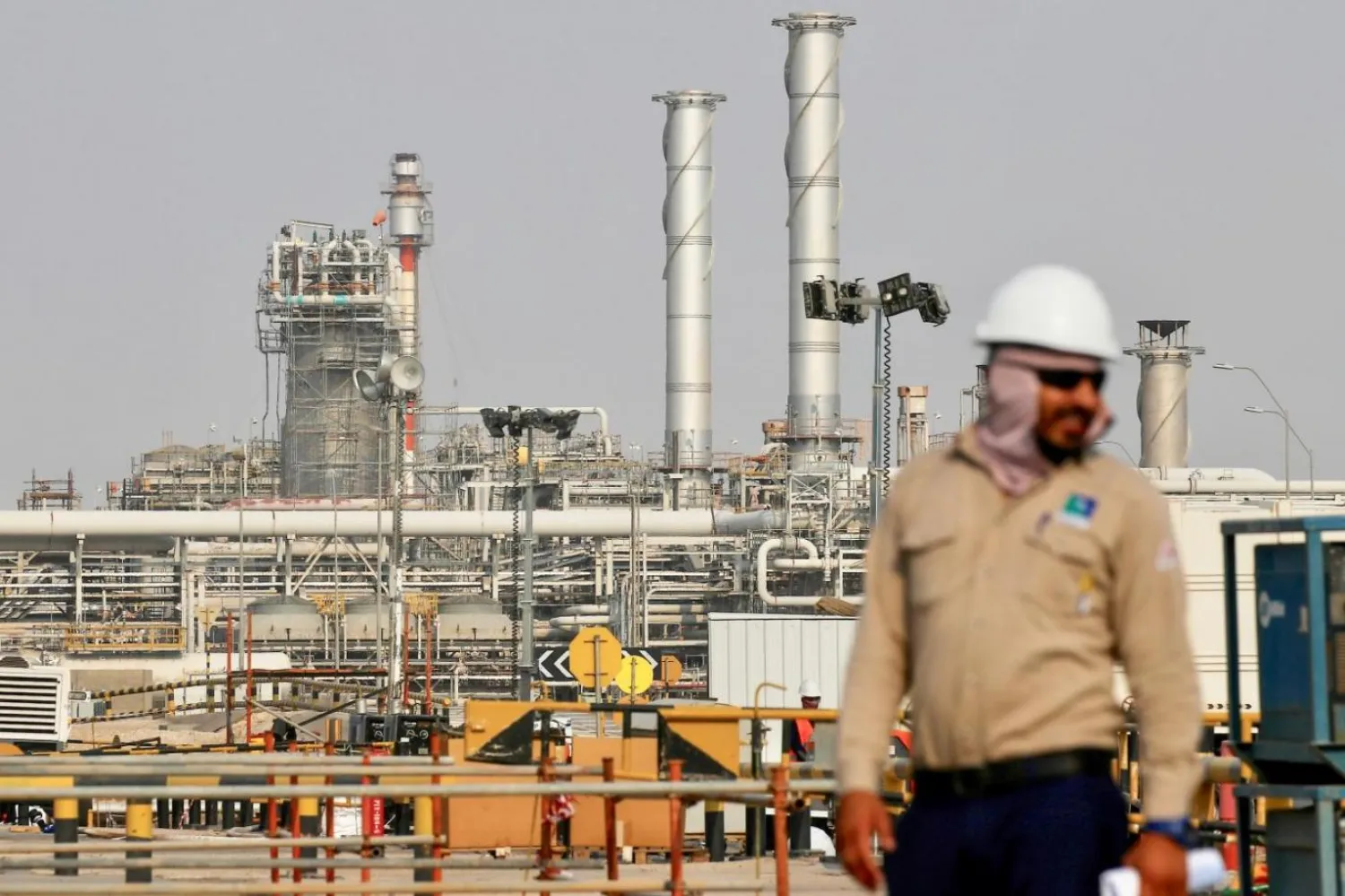 Suudi Arabistan'ın ulusal petrol şirketi önümüzdeki ay hisselerinin yaklaşık yüzde 1,5'ini satacak (Reuters)