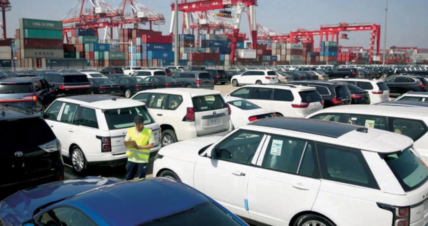 اختيار 75 شركة ملتزمة في «القائمة البيضاء» ستتمتع بمزايا الإفراج بنظام «المسار الأخضر» بالموانئ والمنافذ الجمركية (رويترز)