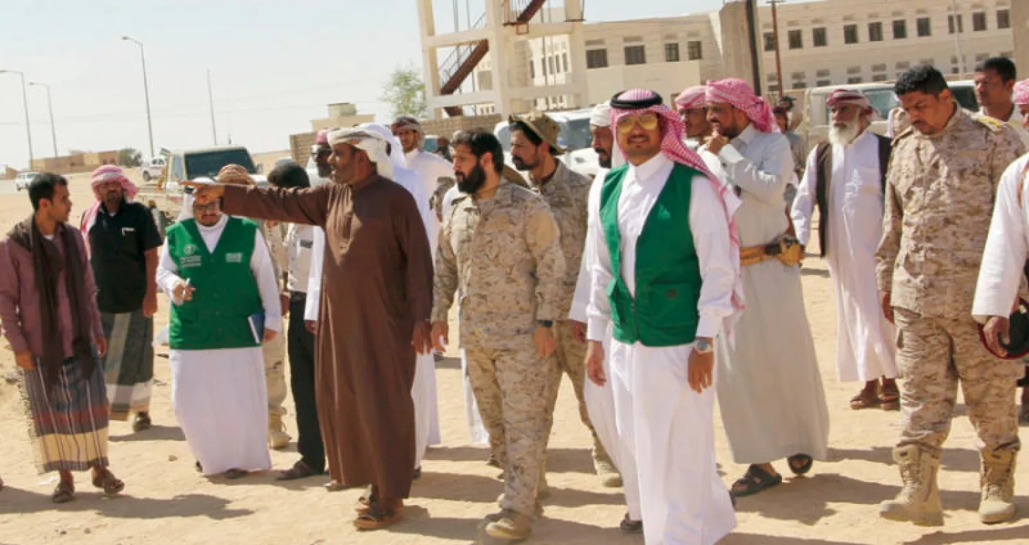 جانب من زيارة فريق تابع للبرنامج السعودي لتنمية وإعمار اليمن إلى سيئون (سبأ)