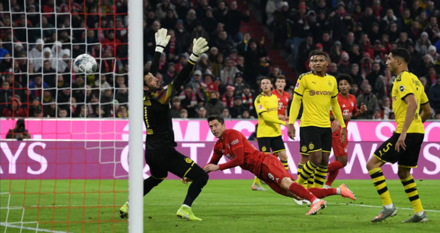 دورتموند تعرض لهزيمة قاسية برباعية أمام بايرن في المرحلة الماضية (إ.ب.أ)