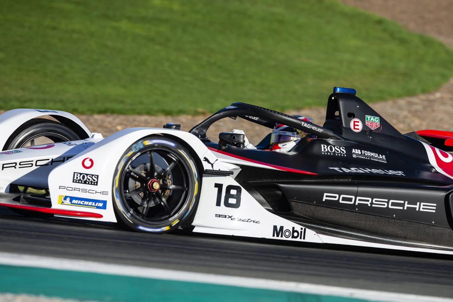 Elektrikli otomobil yarışlarına Mobil katkısı