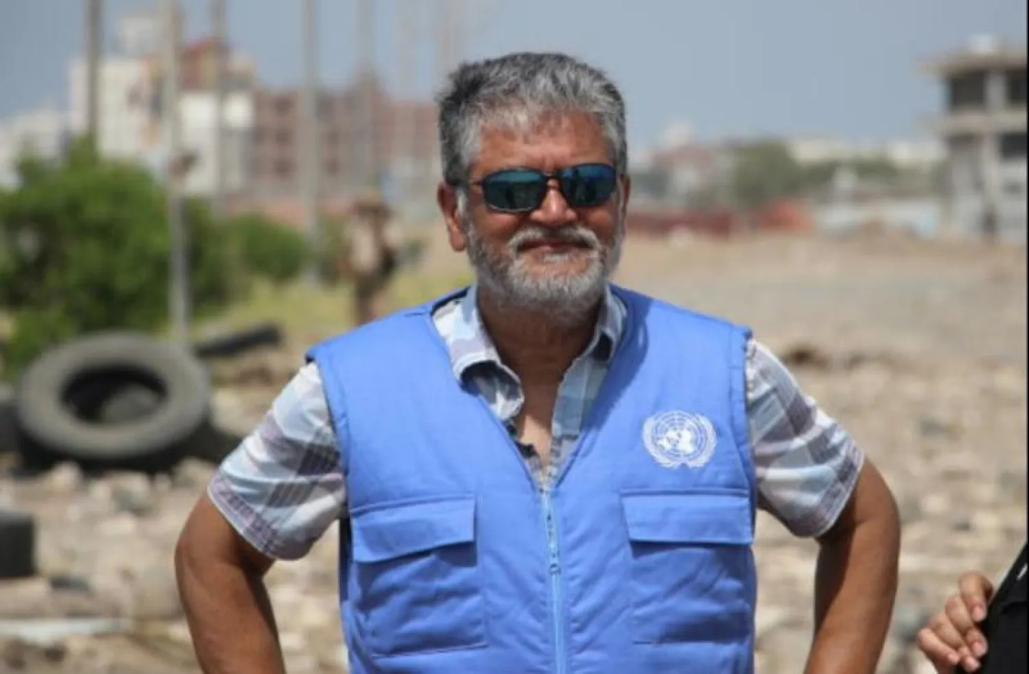 الجنرال غوها لدى معاينته نقاط التفتيش المشتركة في الحديدة أكتوبر 2019 (إ.ب.أ)