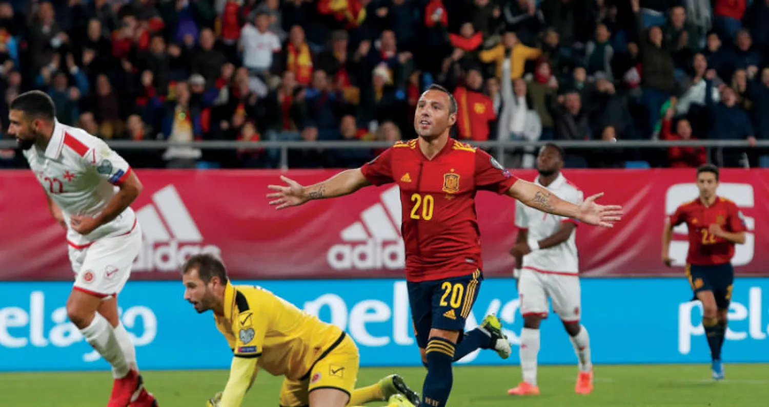 كازورلا... الرجل الذي قهر المستحيل ليعود متألقاً مع منتخب إسبانيا