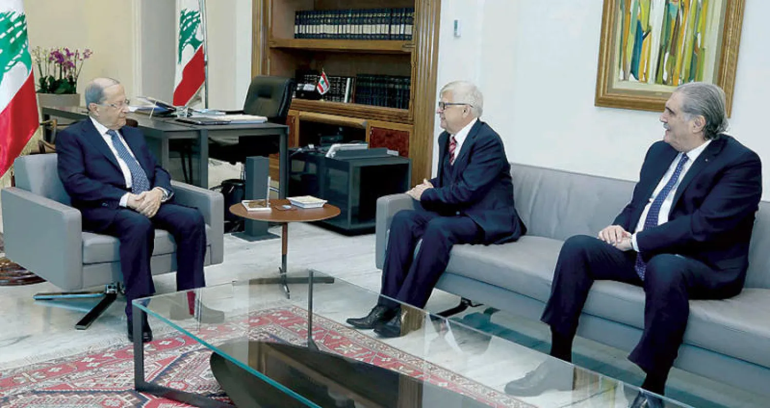 الرئيس ميشال عون مستقبلاً أمس السفير الروسي في بيروت ألكسندر زاسيبكين بحضور الوزير سليم جريصاتي (دالاتي ونهرا)