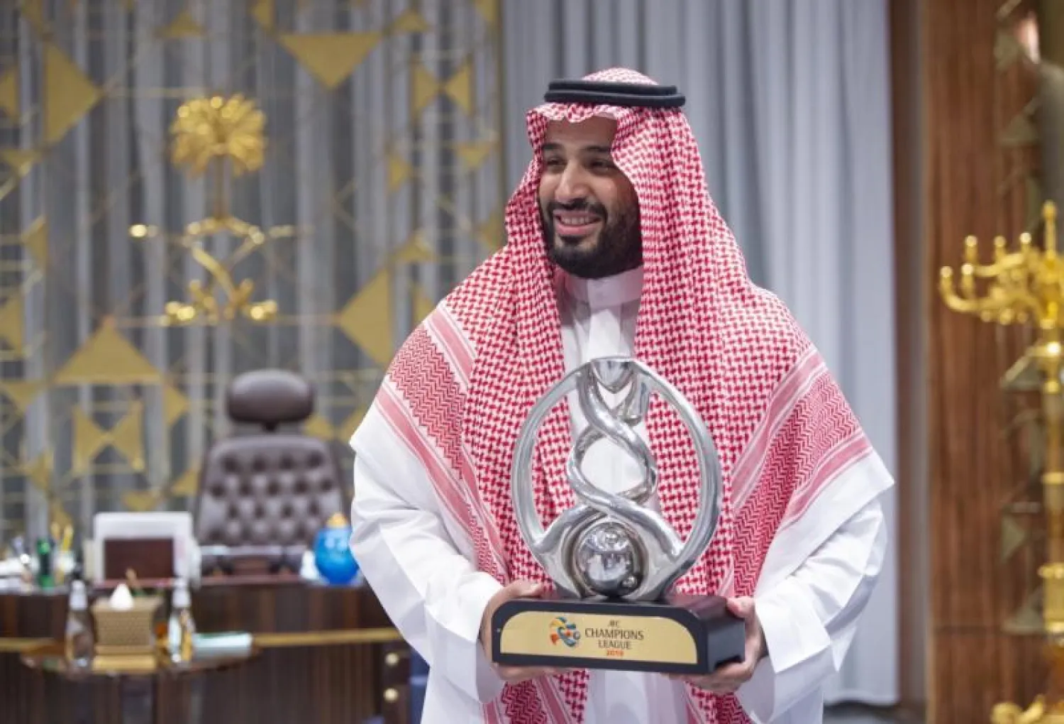 ولي العهد يستقبل «الهلال» بمناسبة فوزه بكاس آسيا