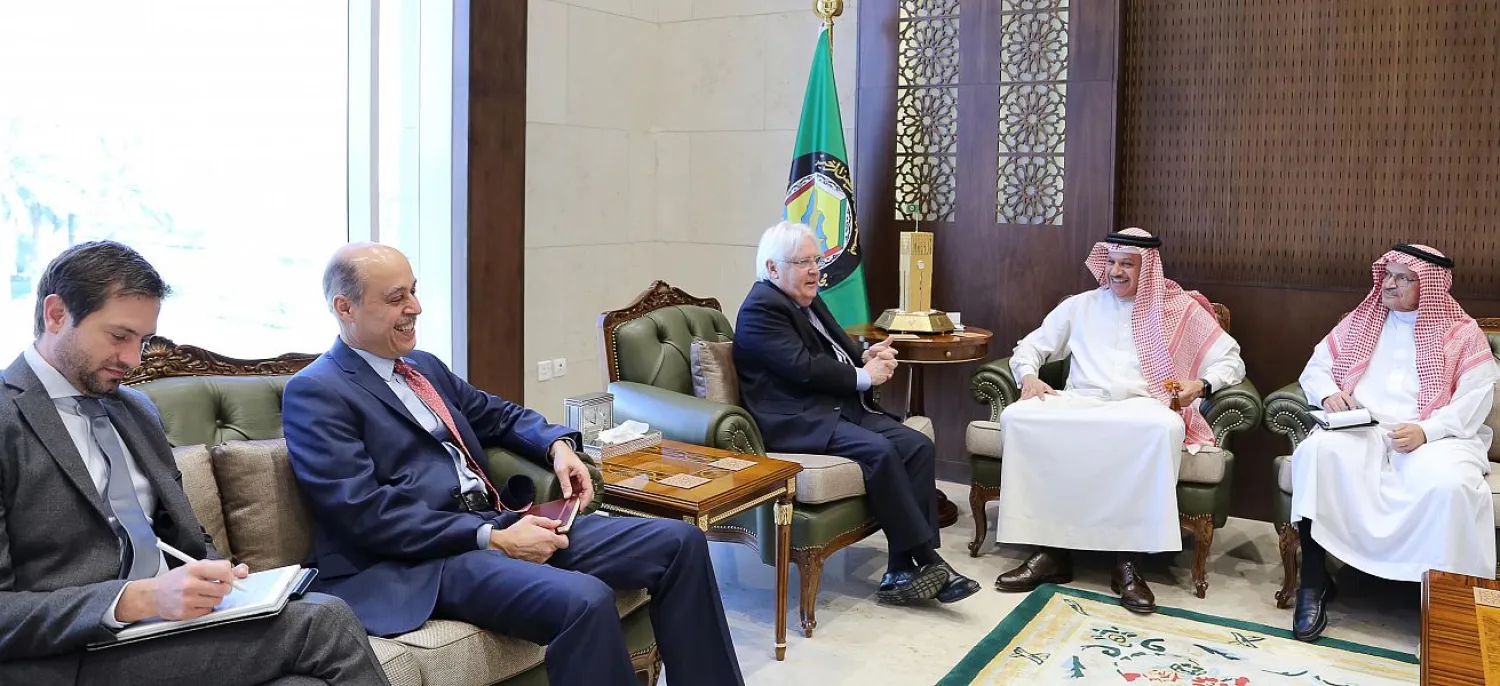 Dr. Abdullatif bin Rashid Al-Zayani and UN's Special Envoy to Yemen Martin Griffith. via SPA