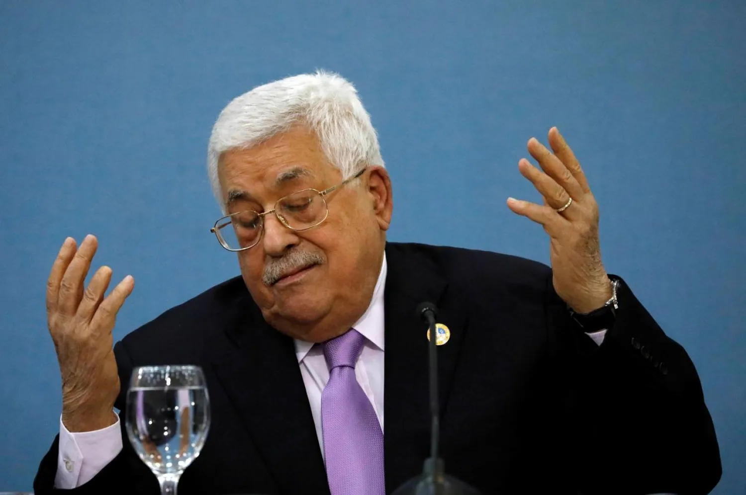Palestinian President Mahmoud Abbas gestures during a meeting with the Arab media in Ramallah (File photo: Reuters)
