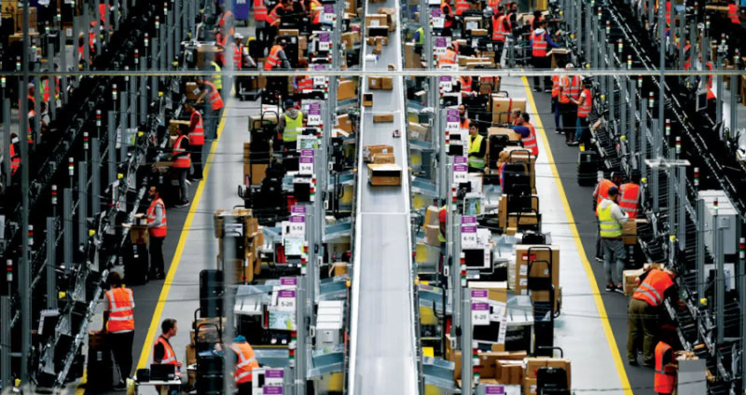 أحد مستودعات «أمازون»  (أ.ف.ب)