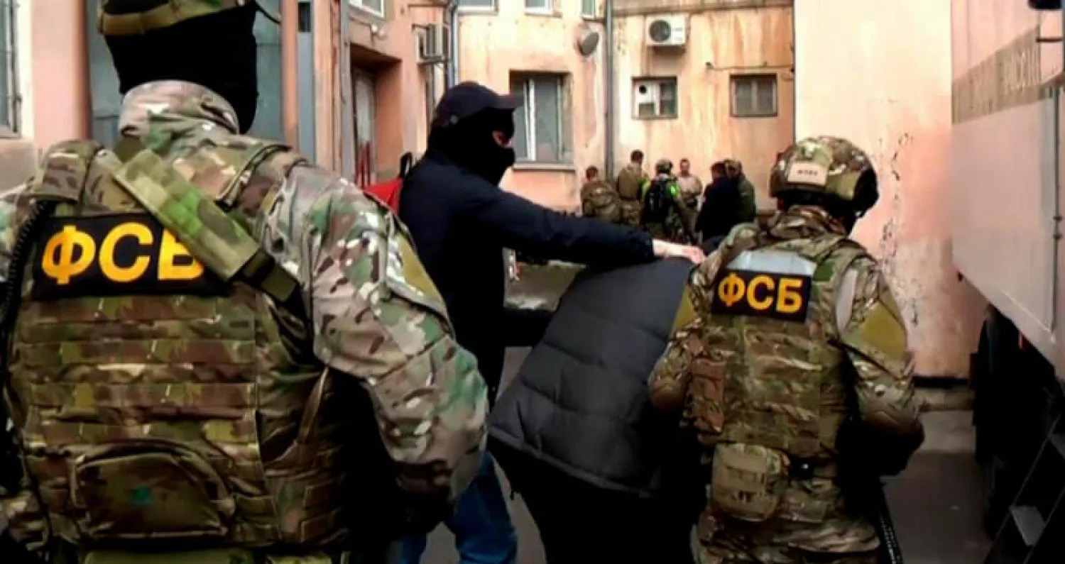 مقاطع فيديو نشرتها هيئة الأمن الفيدرالي الروسي لعمليات اعتقال ومداهمات