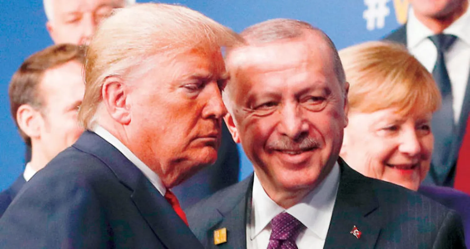 تراهن أنقرة في محاولاتها اللعب على التناقضات على العلاقة الشخصية بين الرئيسين التركي والأميركي (أ.ف.ب)