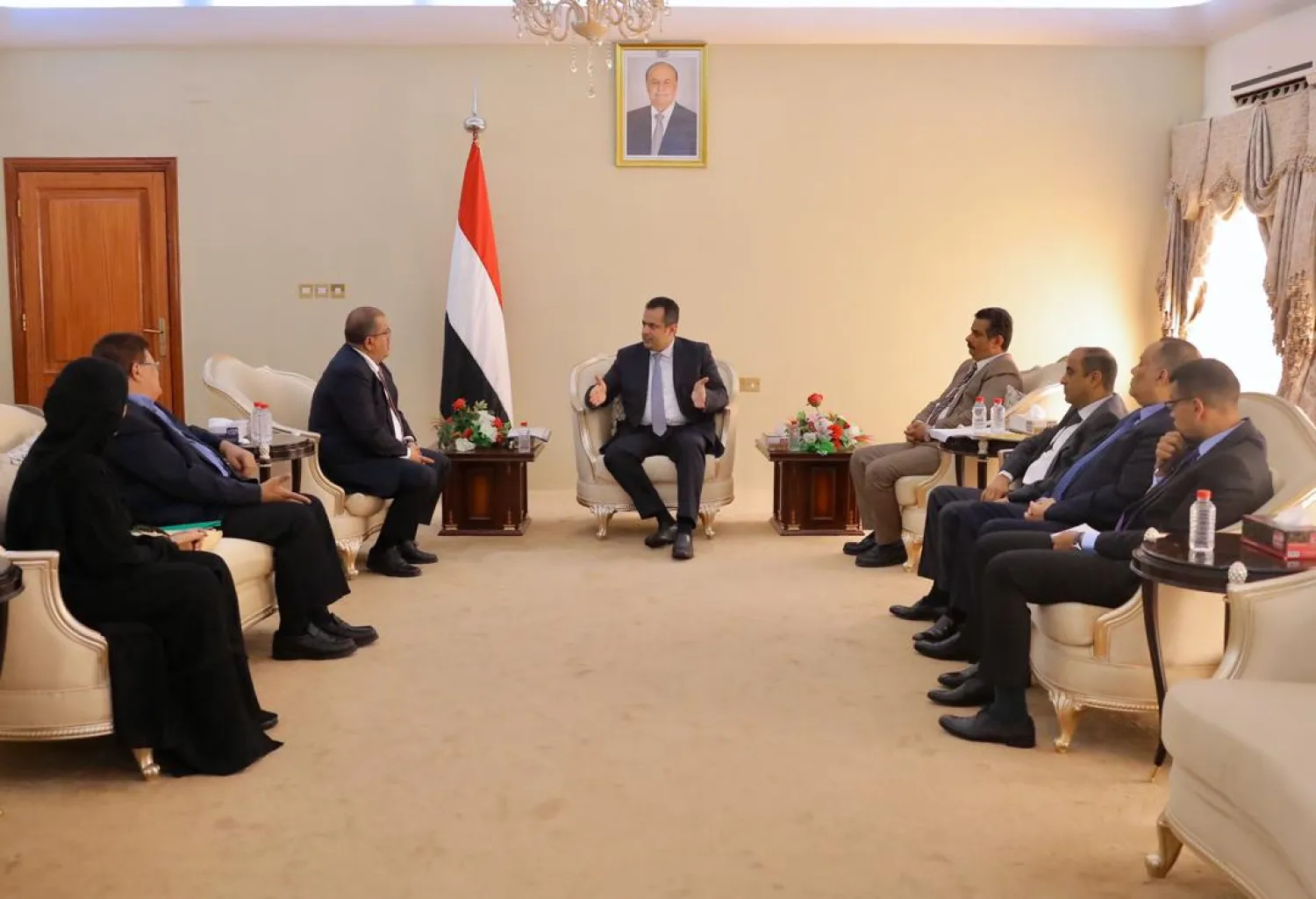 Yemeni Prime Minister and ministers of finance, oil and electricity held meeting in Aden on Thursday (Saba news agency)