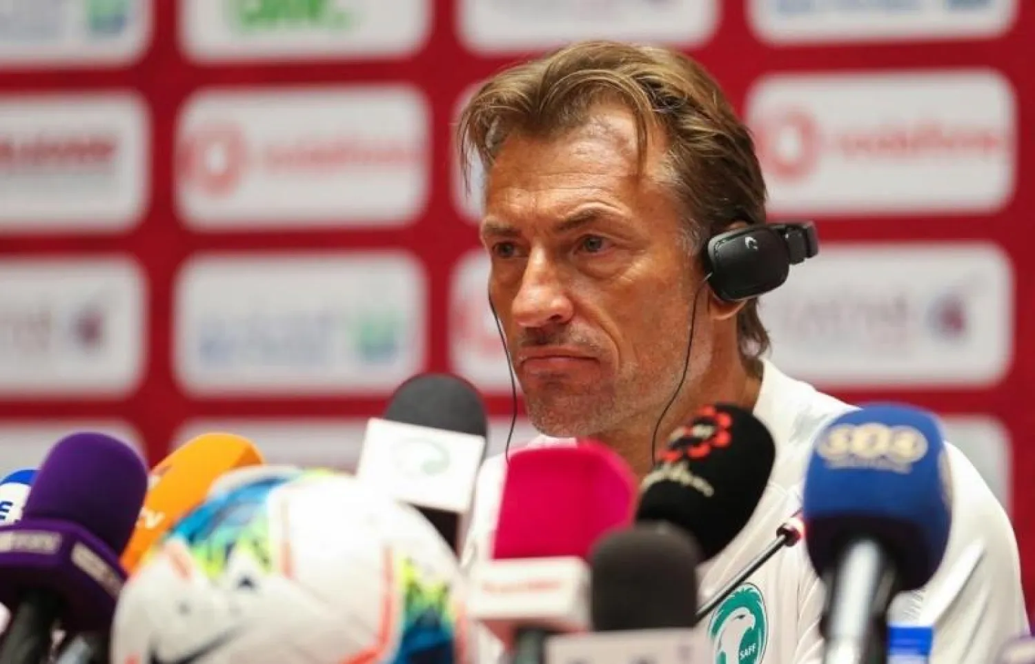 هيرفي رينارد مدرب المنتخب السعودي خلال المؤتمر الصحافي (الشرق الأوسط)
